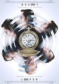 Poster to the movie "Looper" #696858