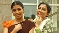 Backdrop to the movie "Enkitta Mothathe" #895025