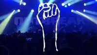 Backdrop to the movie "You disappear into the crowd" #712985