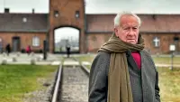 Backdrop to the movie "Simon Schama: The Road to Auschwitz" #734889