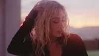 Backdrop to the movie "Miley Cyrus - Endless Summer Vacation (Backyard Sessions)" #847105