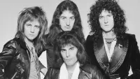 Backdrop to the movie "Story Of Queen: Mercury Rising" #733664