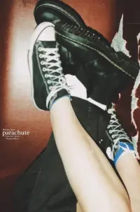 Poster to the movie "Parachute" #692896