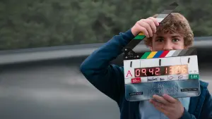 Backdrop to the movie "A Hero