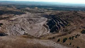Backdrop to the movie "La vallée de l