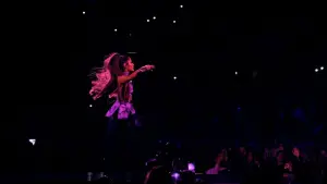 Backdrop to the movie "ariana grande: excuse me, i love you" #440208