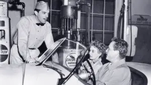 Backdrop to the movie "Kiss Me Deadly" #235454