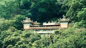 Backdrop to the movie "Redress" #533236