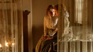 Backdrop to the movie "The Village" #728832