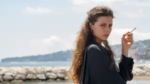 Backdrop to the movie "Parthenope" #598951