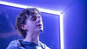 Backdrop to the movie "Next to Normal" #622444