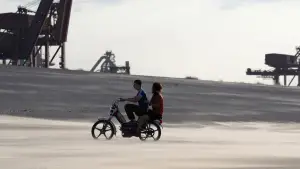 Backdrop to the movie "Beating Hearts" #600788