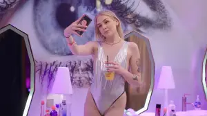 Backdrop to the movie "Pleasure" #804567