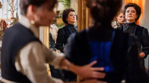 Backdrop to the movie "Diamonds" #530612