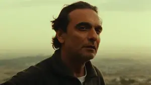 Backdrop to the movie "Taste of Cherry" #695662