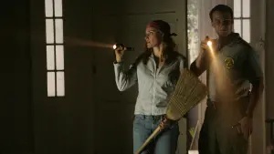 Backdrop to the movie "Vampire Bats" #499308