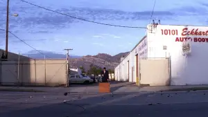 Backdrop to the movie "Punch-Drunk Love" #642867