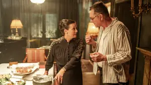 Backdrop to the movie "Never Alone" #537246