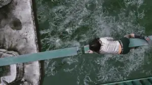 Backdrop to the movie "Final Destination 5" #642279