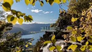 Backdrop to the movie "Songs of Earth" #192042