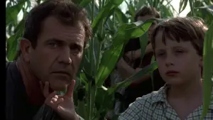 Backdrop to the movie "Signs" #670288