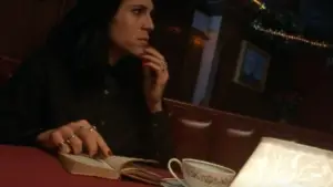 Backdrop to the movie "Clandestine" #689462