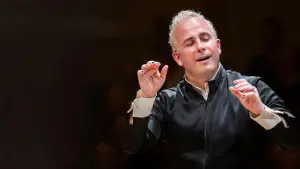 Backdrop to the movie "New Year