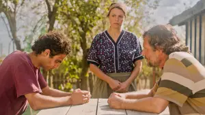 Backdrop to the movie "Three Miles to the End of the World" #791371