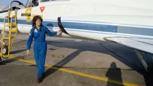 Backdrop to the movie "Sally" #654165