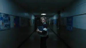 Backdrop to the movie "Weapons" #518903