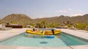 Backdrop to the movie "Palm Springs" #599790