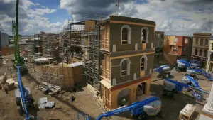 Backdrop to the movie "Finding Harry: The Craft Behind the Magic" #793996