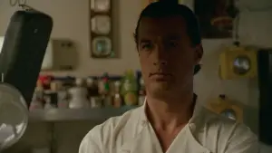 Backdrop to the movie "Under Siege" #718012