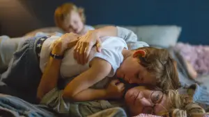 Backdrop to the movie "The Ties That Bind Us" #590497