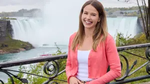 Backdrop to the movie "Falling in Love in Niagara" #434693