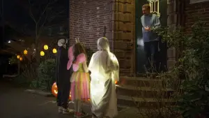 Backdrop to the movie "Die Ältern" #746440