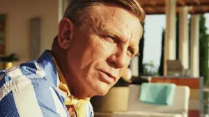 Backdrop to the movie "Glass Onion: A Knives Out Mystery" #592440