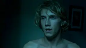 Backdrop to the movie "Boy" #667625