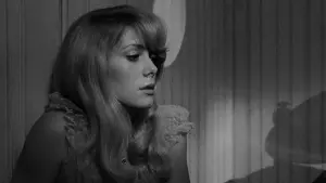 Backdrop to the movie "Repulsion" #215681