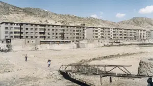 Backdrop to the movie "Caught by the Tides" #611931