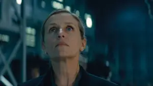 Backdrop to the movie "Transformers: Dark of the Moon" #810728