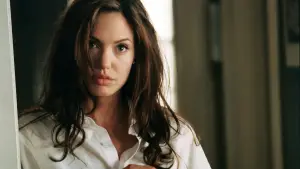 Backdrop to the movie "Mr. & Mrs. Smith" #769065