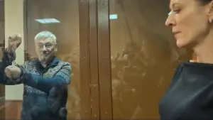 Backdrop to the movie "Politzek, the voices that challenge the Kremlin" #773658