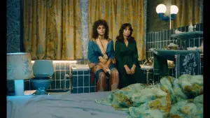 Backdrop to the movie "Broken Mirrors" #691294