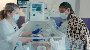 Backdrop to the movie "L’Hôpital des Premiers Jours" #775821