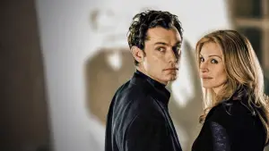 Backdrop to the movie "Closer" #675471