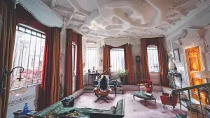 Backdrop to the movie "Poor Things" #584095