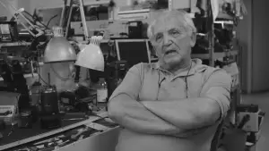 Backdrop to the movie "Labyrinth" #547049