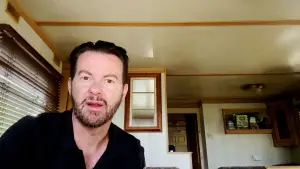 Backdrop to the movie "Aiden" #685908