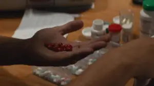 Backdrop to the movie "Holding the Man" #755327